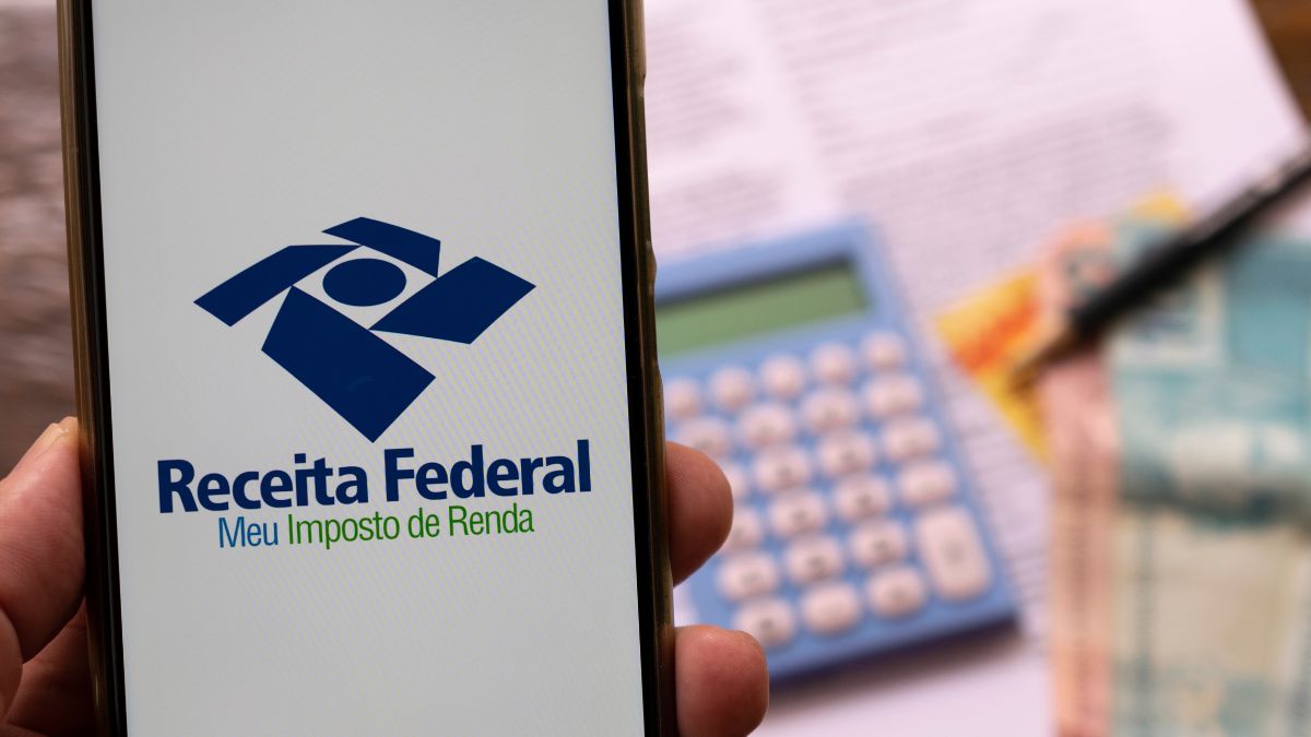 Restituição do Imposto de Renda 2025: saiba quem recebe no primeiro lote.